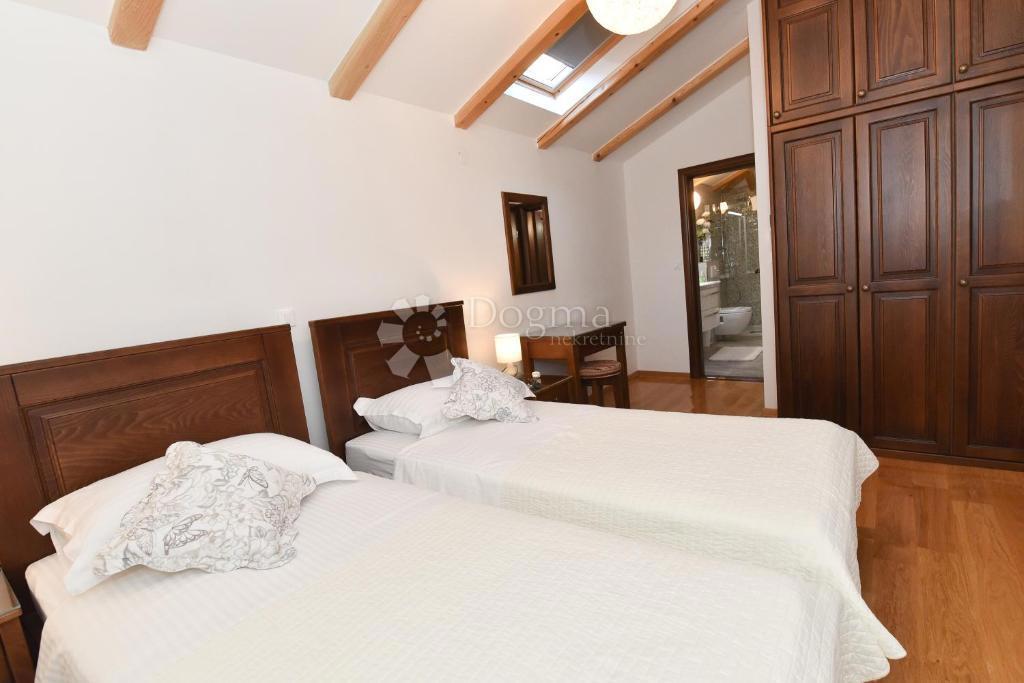 Casa Debeljak, Sukošan, 150m2