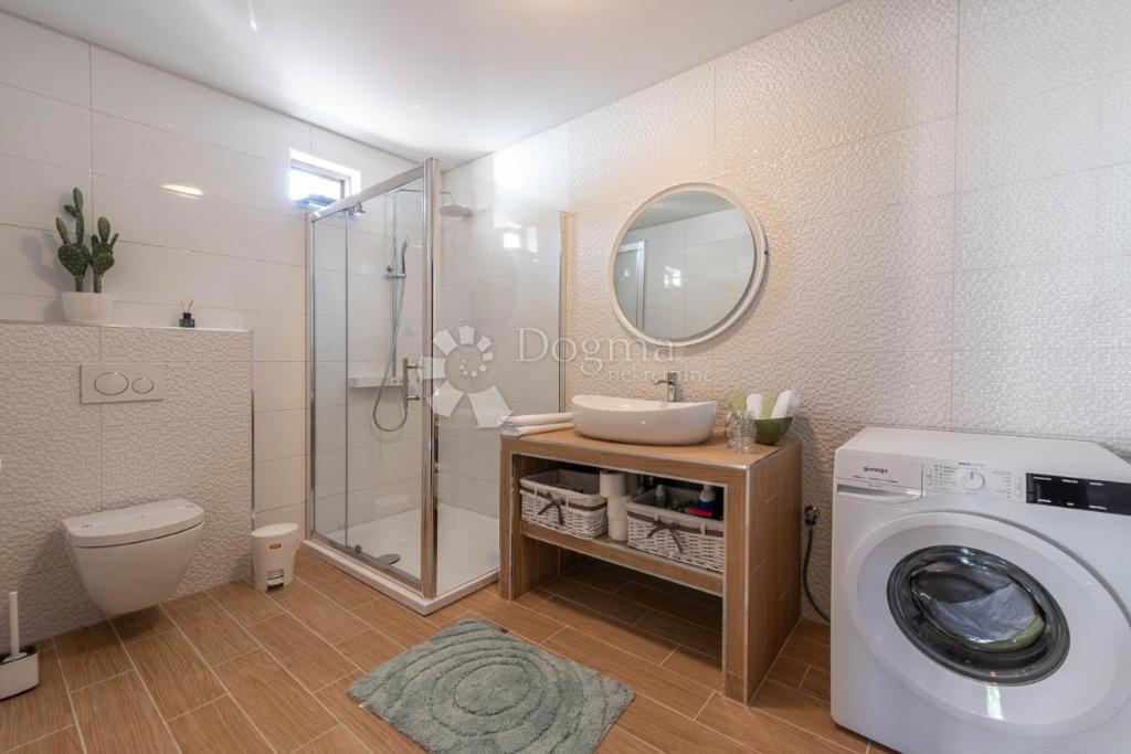 Casa Debeljak, Sukošan, 150m2