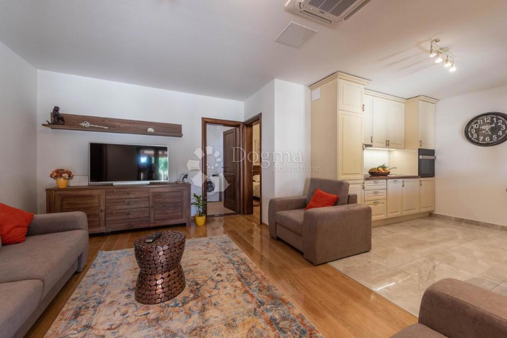 Casa Debeljak, Sukošan, 150m2