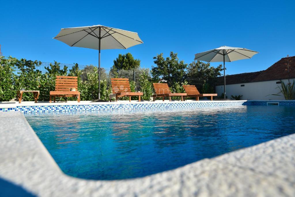 Casa Debeljak, Sukošan, 150m2