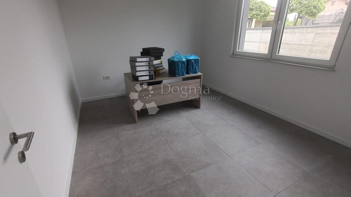 Locale commerciale Dugo Selo - Centar, Dugo Selo, 62,62m2