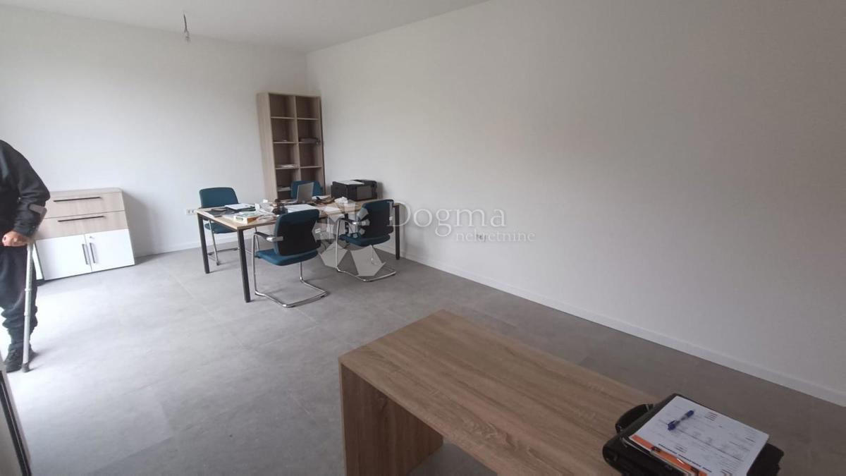 Locale commerciale Dugo Selo - Centar, Dugo Selo, 62,62m2