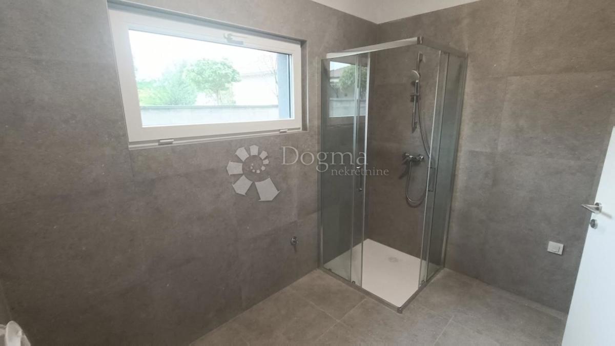 Locale commerciale Dugo Selo - Centar, Dugo Selo, 62,62m2