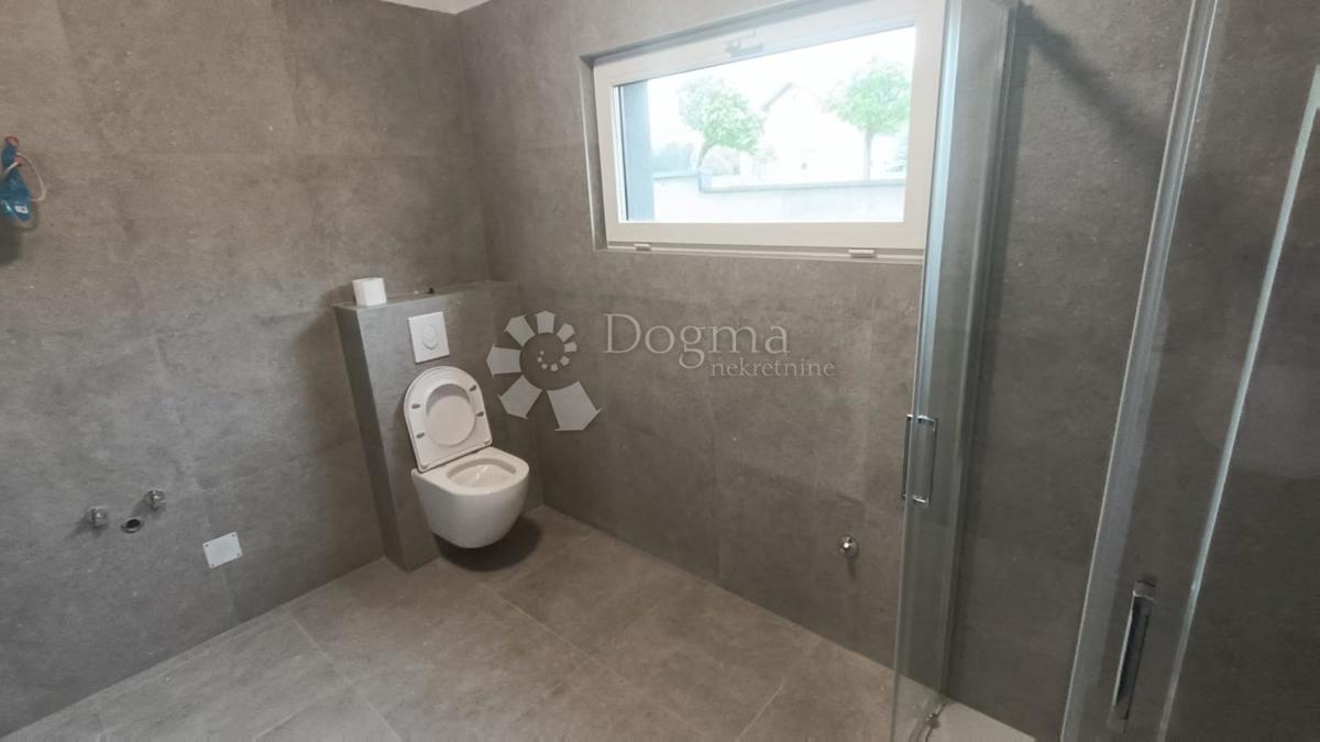 Locale commerciale Dugo Selo - Centar, Dugo Selo, 62,62m2