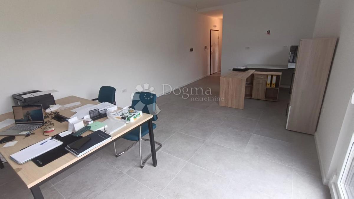 Locale commerciale Dugo Selo - Centar, Dugo Selo, 62,62m2