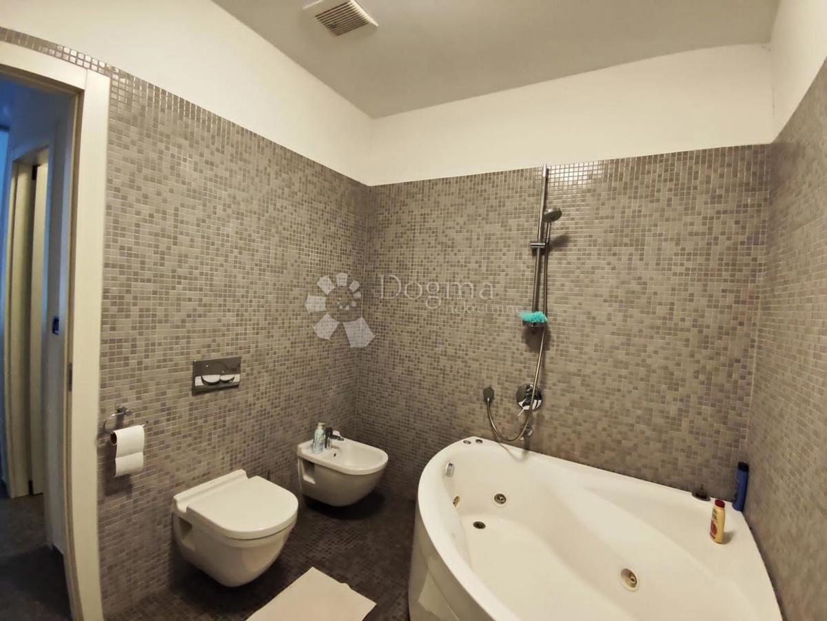 Allogio Centar, Rijeka, 57m2