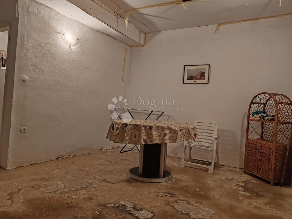 Casa in pietra da ristrutturare, a 10 metri dal mare – Cittanova