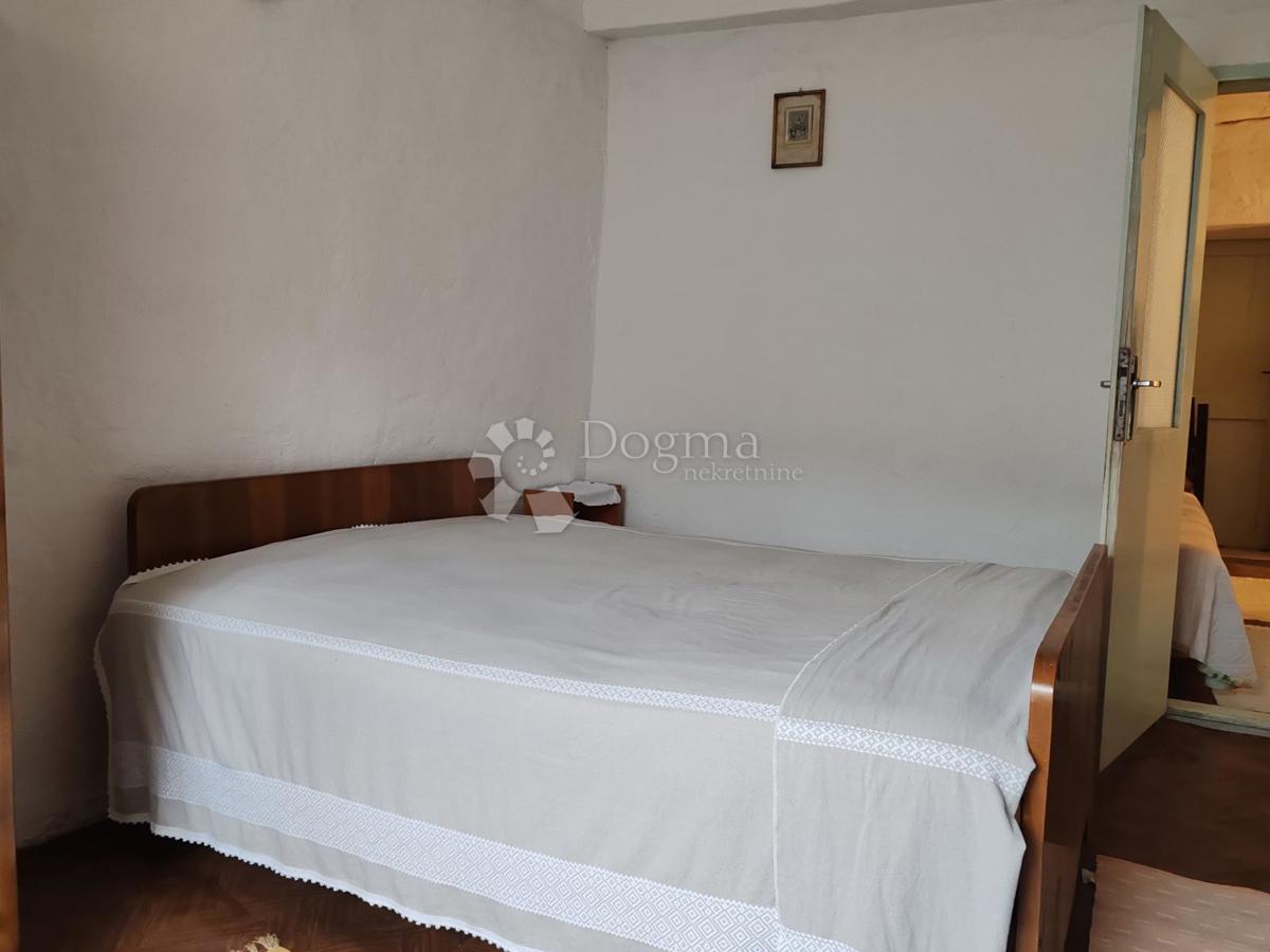 Casa in pietra da ristrutturare, a 10 metri dal mare – Cittanova