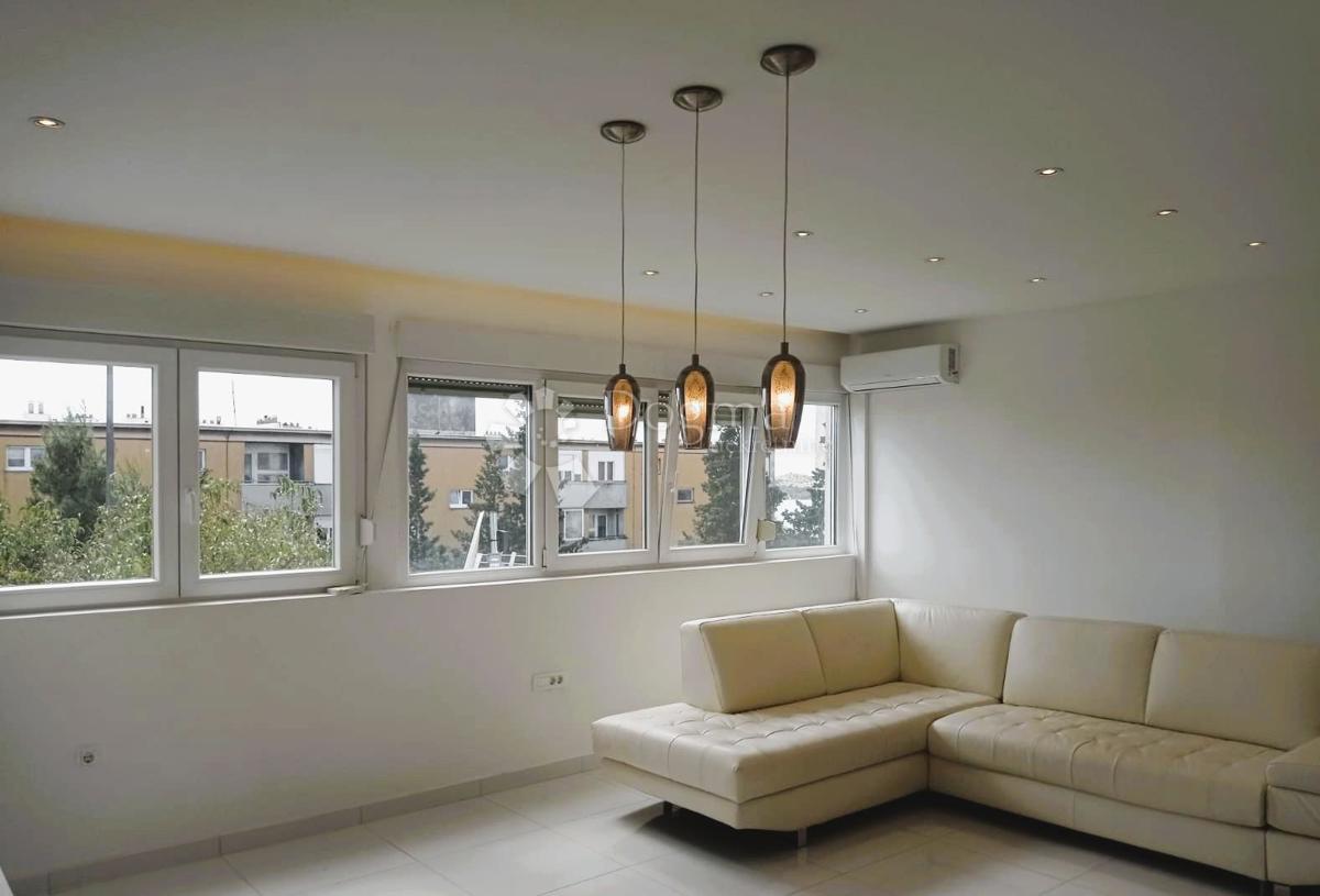 Allogio Baldekin, Šibenik, 62m2