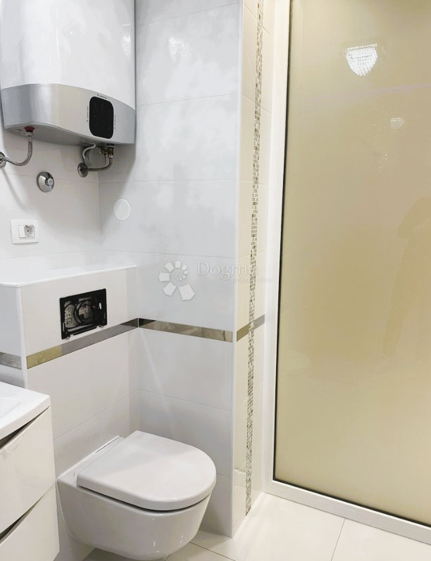 Allogio Baldekin, Šibenik, 62m2