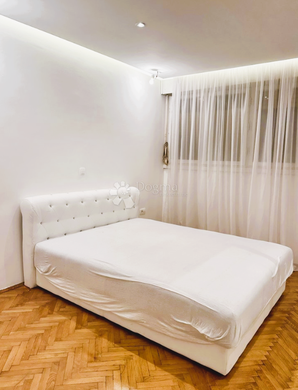 Allogio Baldekin, Šibenik, 62m2