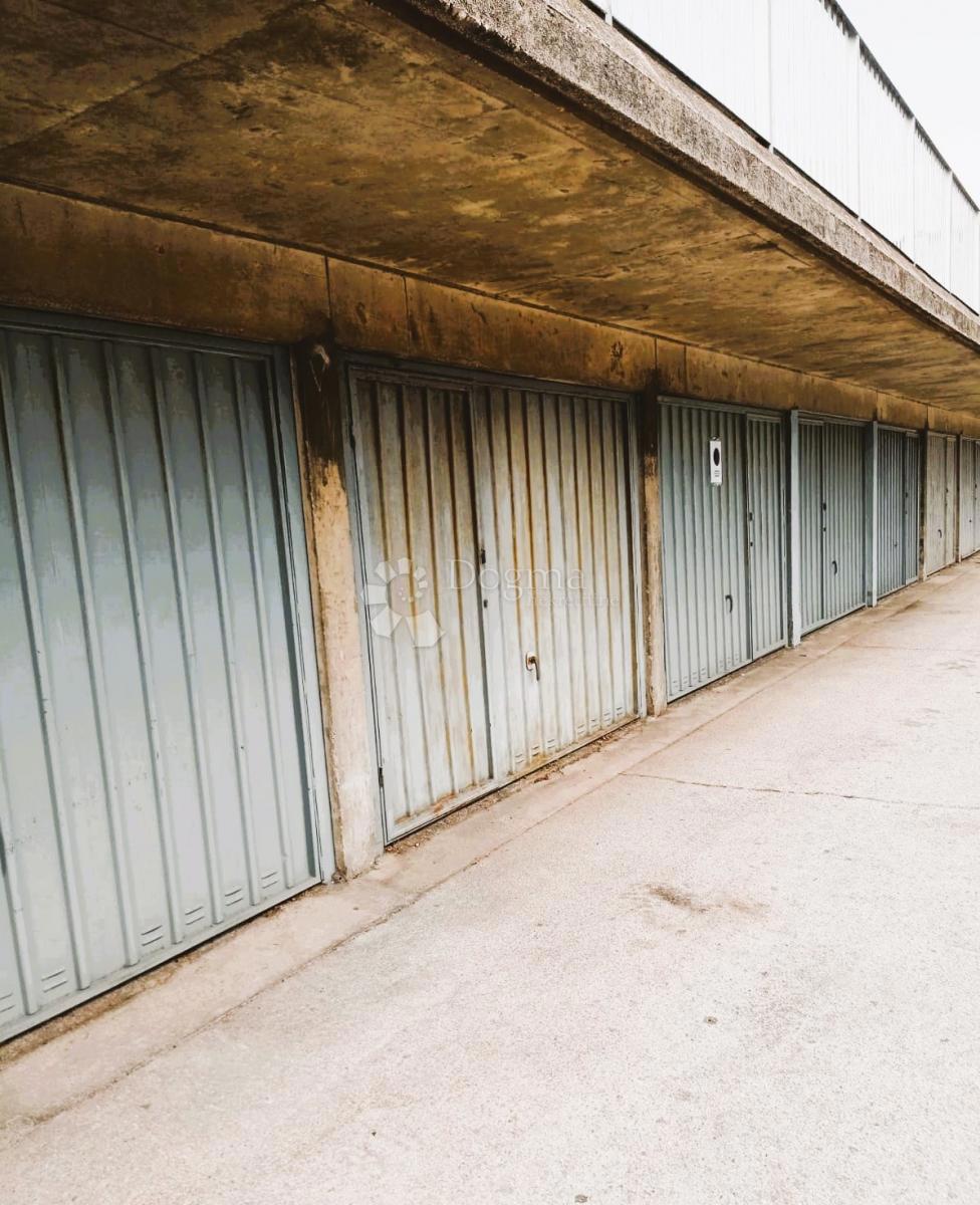 Allogio Baldekin, Šibenik, 62m2