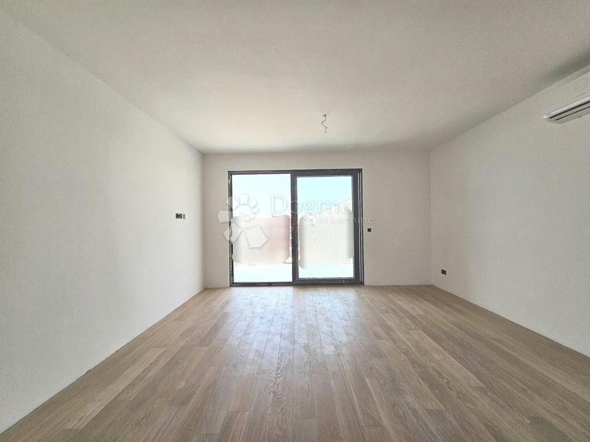 Umago, nuova costruzione,