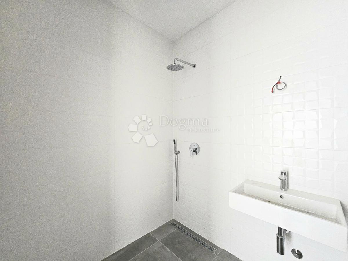 Umago, nuova costruzione,