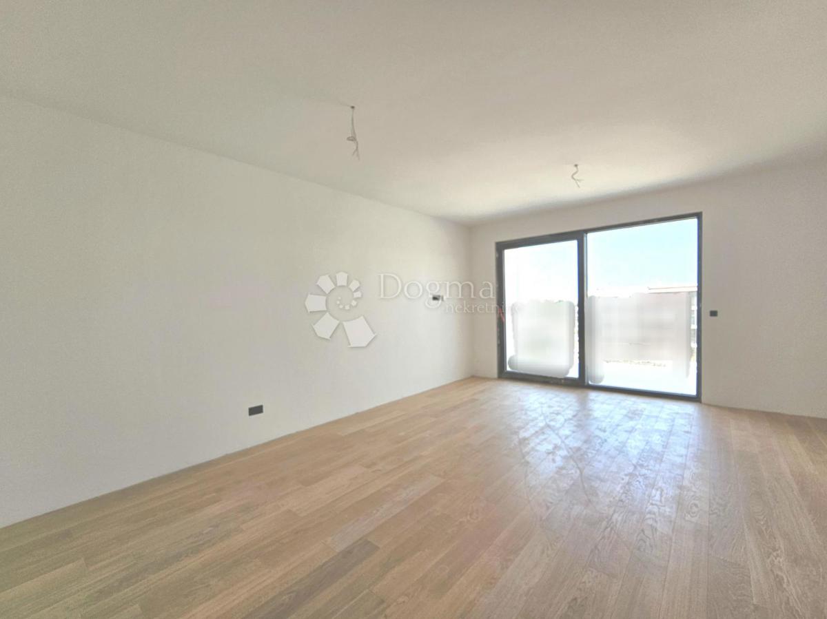 Umago, nuova costruzione,