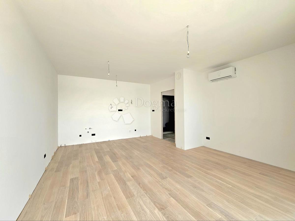 Umago, nuova costruzione,