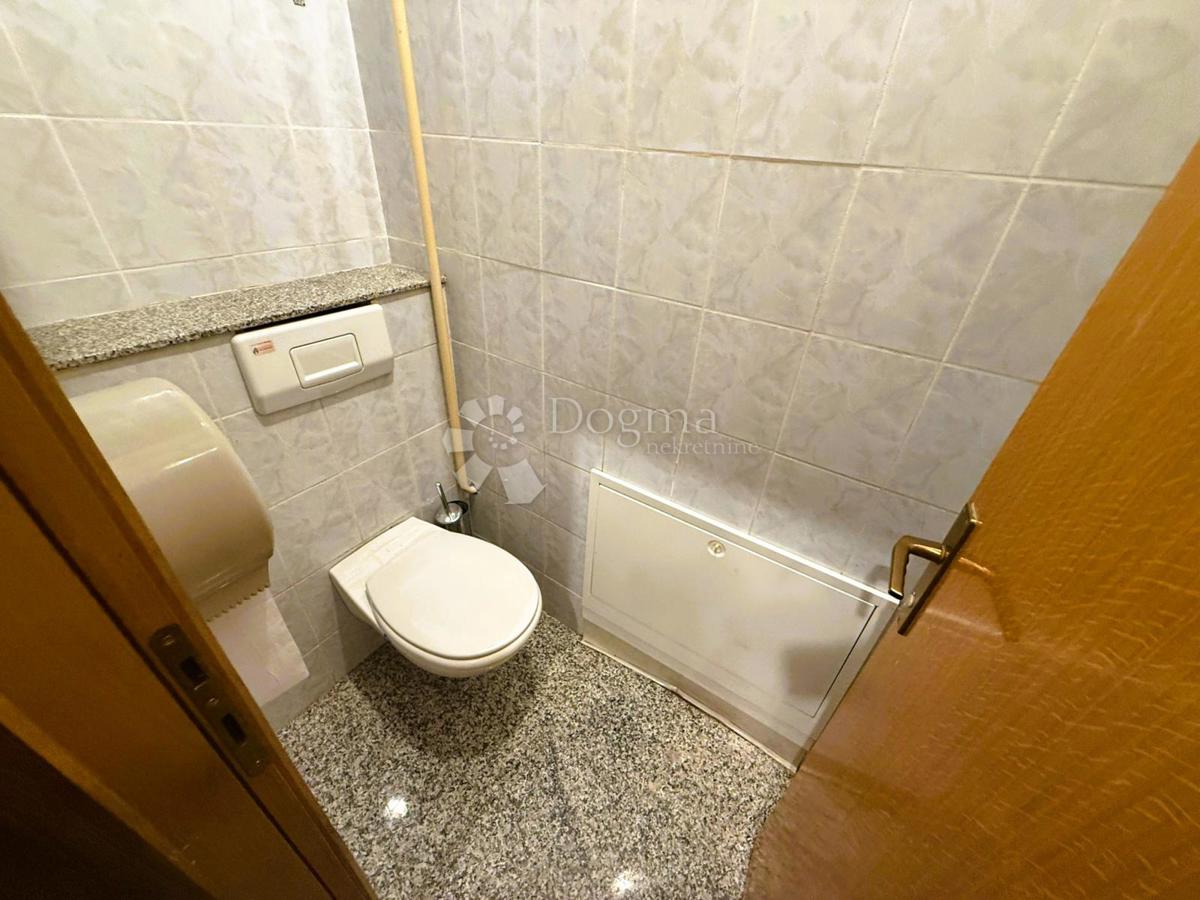 Locale commerciale Centar, Koprivnica, 84,38m2