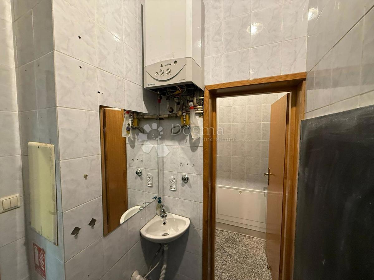 Locale commerciale Centar, Koprivnica, 84,38m2