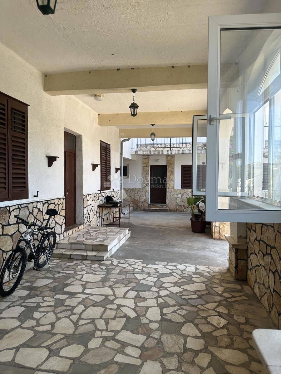 Casa Tisno, 621,29m2