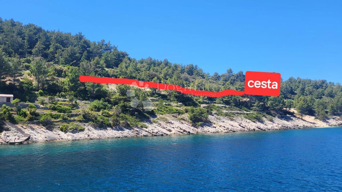 Terreno attraente vicino a Vela Luka, baia di Prapratna