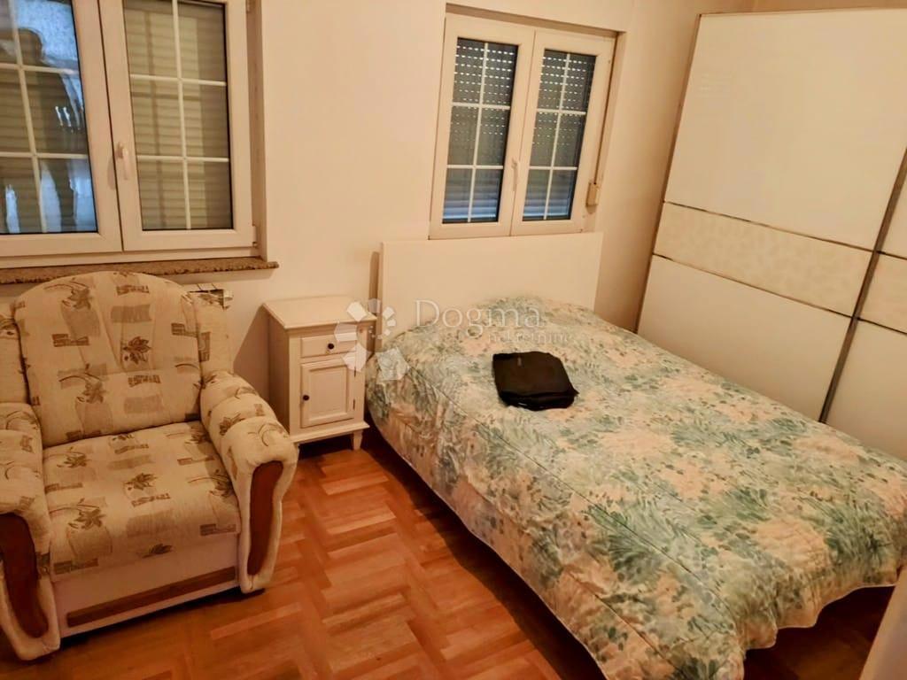 Villa Samobor 200m2 + terreno 1653m2