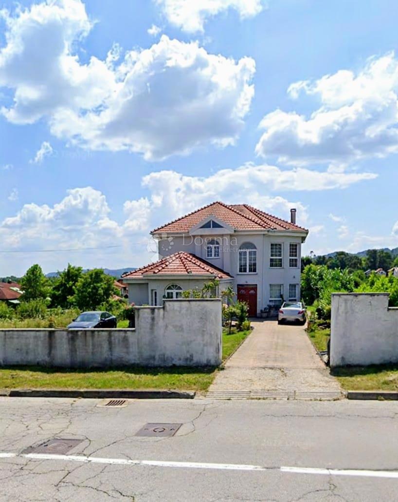 Villa Samobor 200m2 + terreno 1653m2