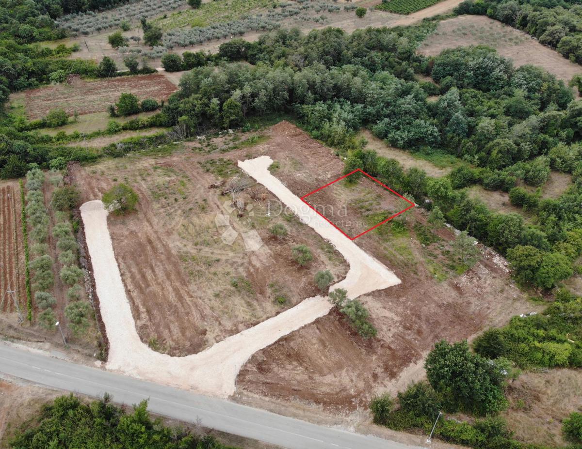 Terreno edificabile Brtonigla, 660m2