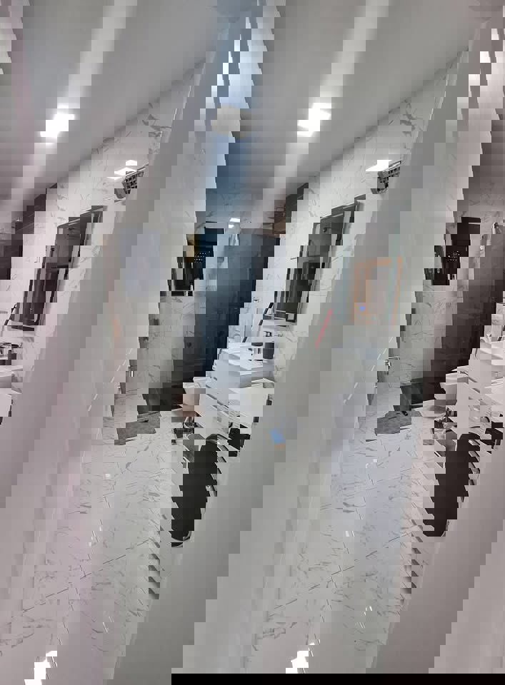 Piscina con ampio giardino: la perfezione negli appartamenti Nin