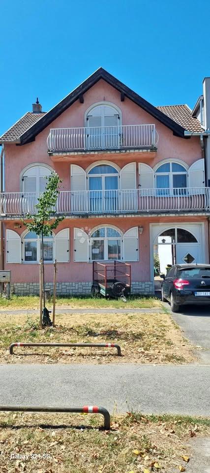 Casa Borovo Naselje, Vukovar, 270m2