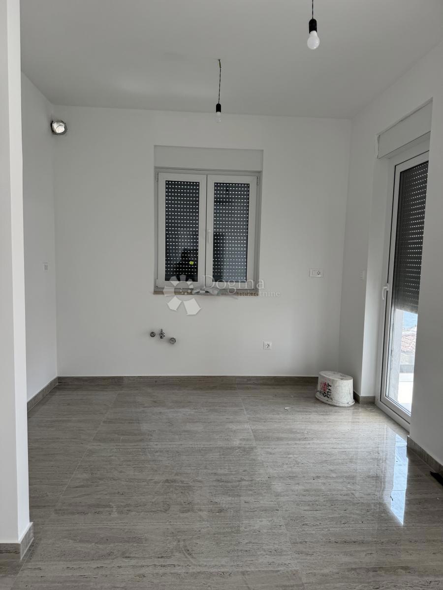 Allogio Maslenica, Jasenice, 70,29m2