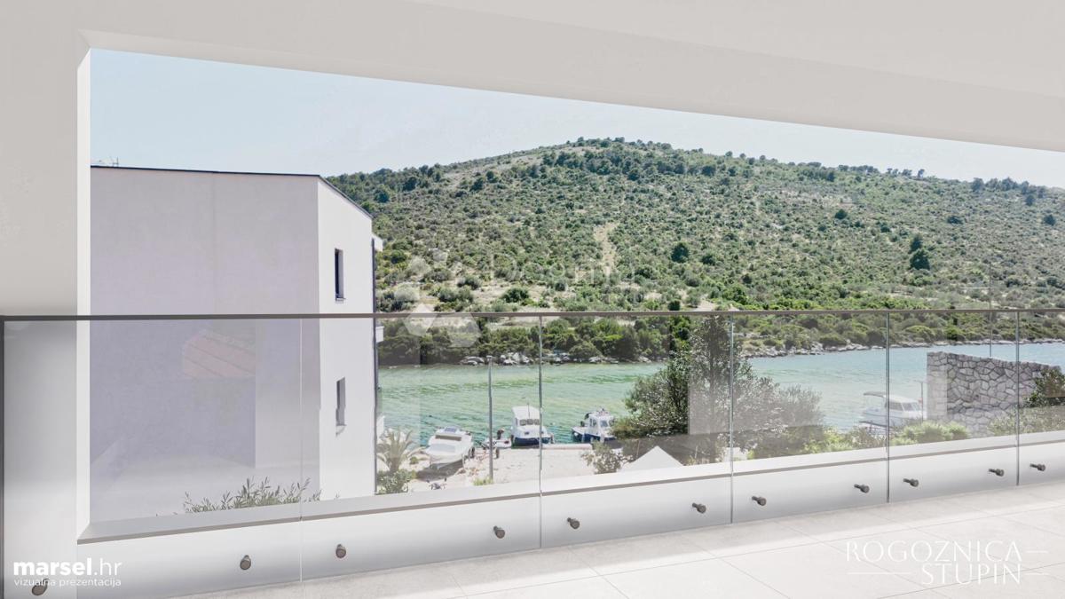 ROGOZNICA - NUOVO EDIFICIO MODERNO 2ª FILA DAL MARE