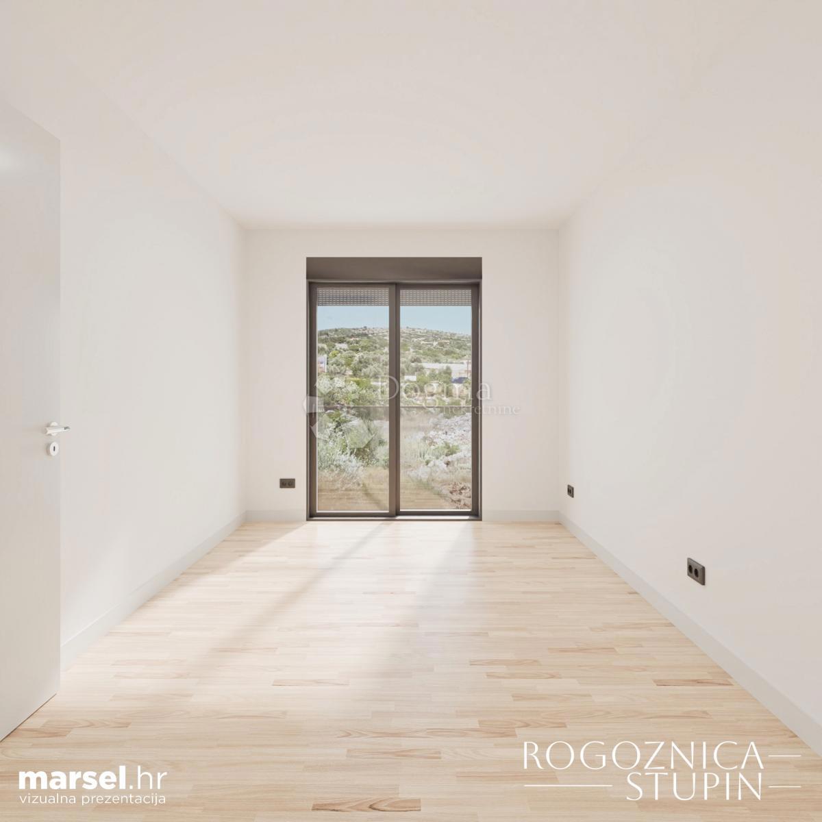 ROGOZNICA - NUOVO EDIFICIO MODERNO 2ª FILA DAL MARE