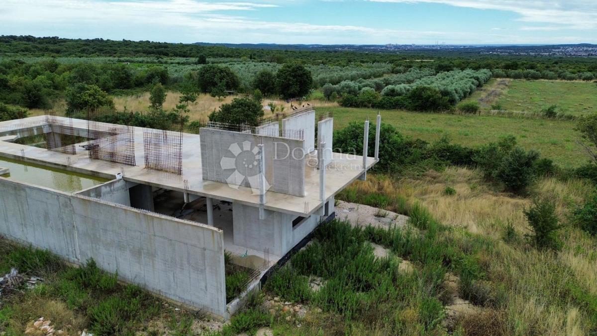 Albergo Vodnjan, 1.050m2