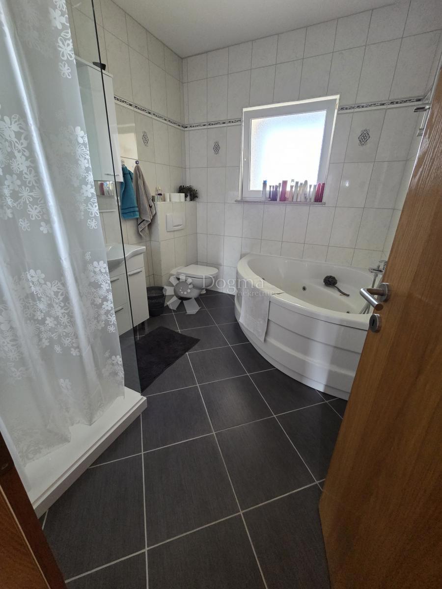 Casa Kraljevečki Novaki, Sesvete, 568,40m2