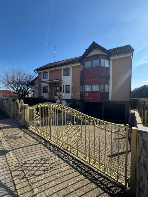 Casa Zibel, Sisak, 409m2