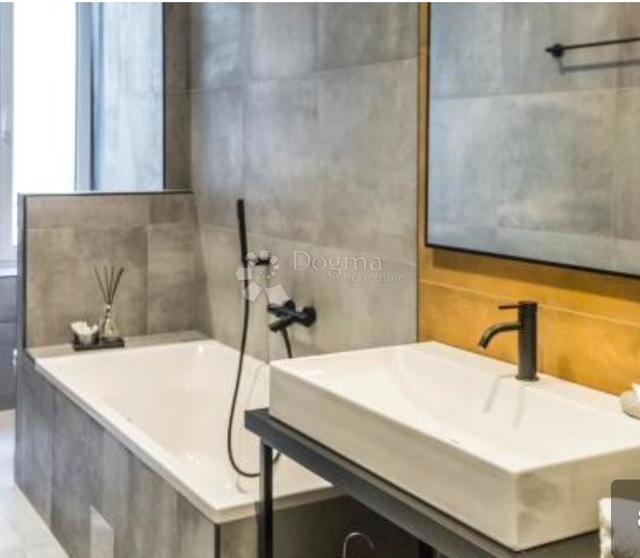 Allogio Centar, Rijeka, 150m2