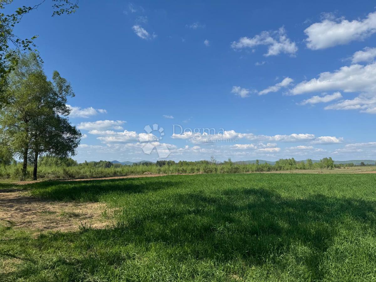 Terreno agricolo Smiljansko Polje, Gospić - Okolica, 9.000m2