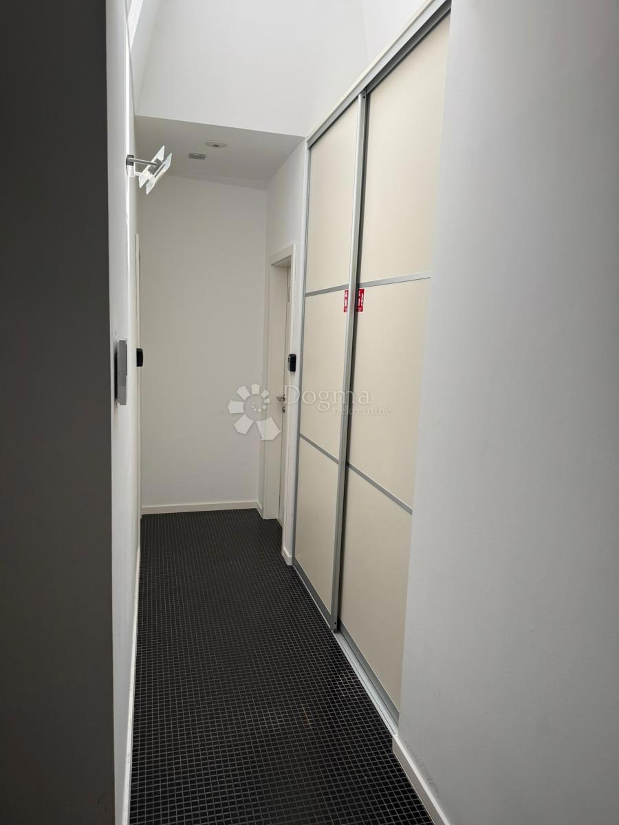 Allogio Centar, Rijeka, 95,82m2