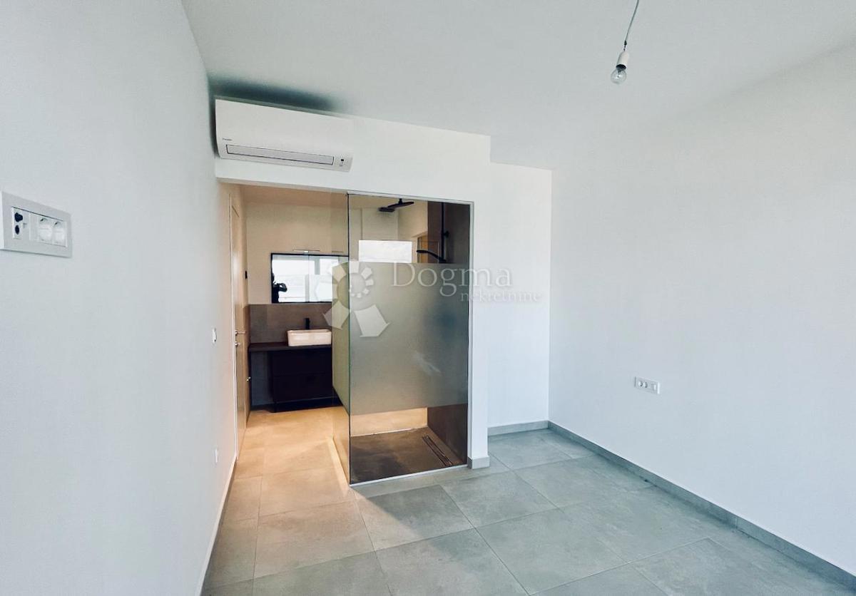 Allogio Maslenica, Jasenice, 107m2