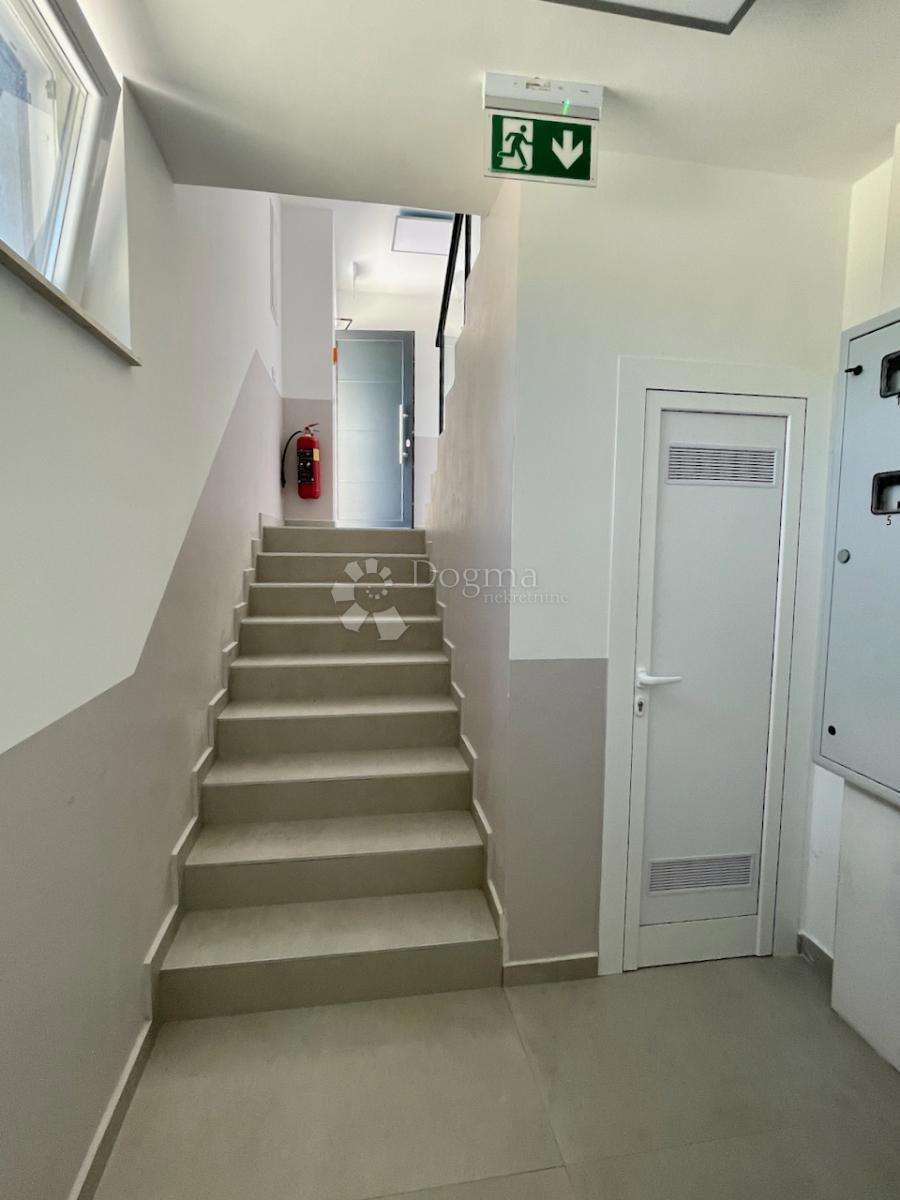 Allogio Maslenica, Jasenice, 107m2