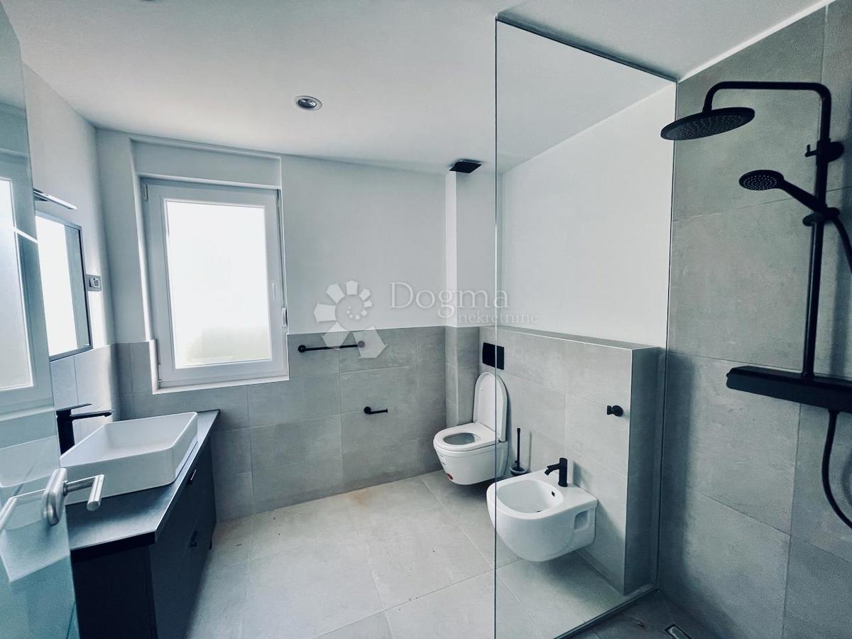 Allogio Maslenica, Jasenice, 107m2