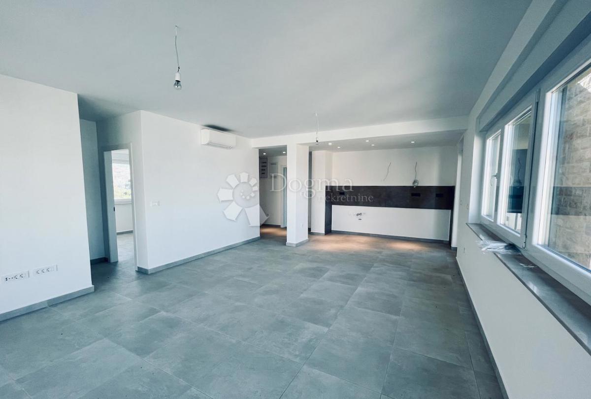 Allogio Maslenica, Jasenice, 107m2