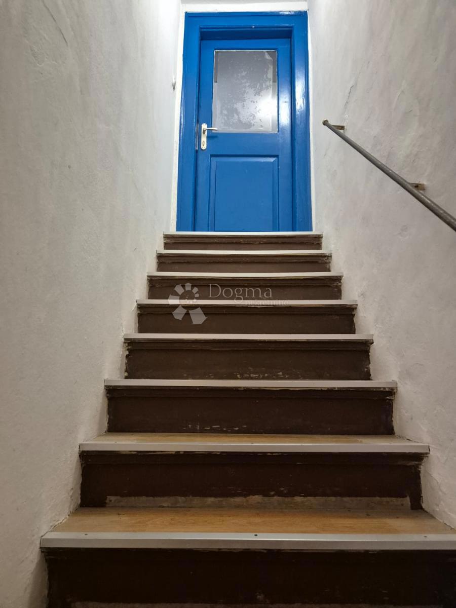 SPALATO – APPARTAMENTO VICINO AL PALAZZO DI DIOCLEZIANO, 88,47 m² – ECCEZIONALE POTENZIALE PER IL TURISMO O PER VIVERE NEL CENTRO CITTÀ