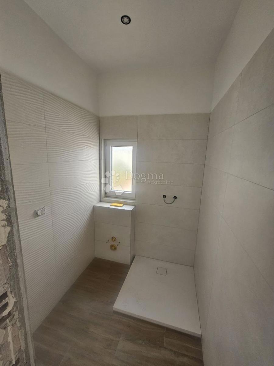 Allogio Okrug Gornji, Okrug, 92m2