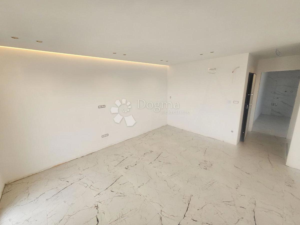 Allogio Okrug Gornji, Okrug, 92m2