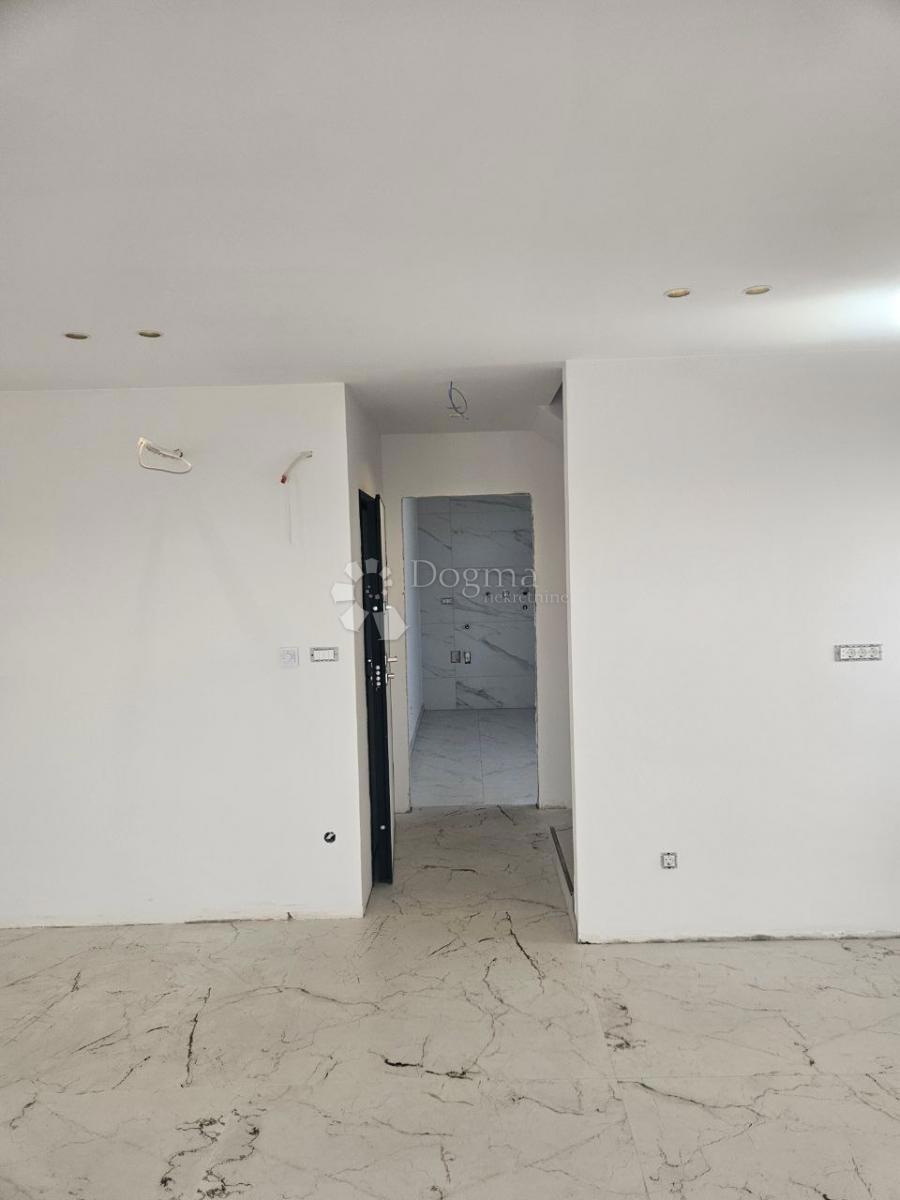 Allogio Okrug Gornji, Okrug, 92m2