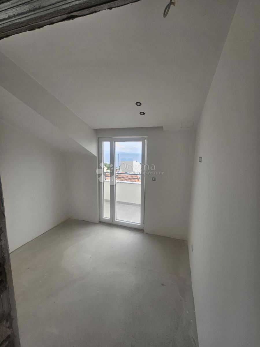 Allogio Okrug Gornji, Okrug, 92m2