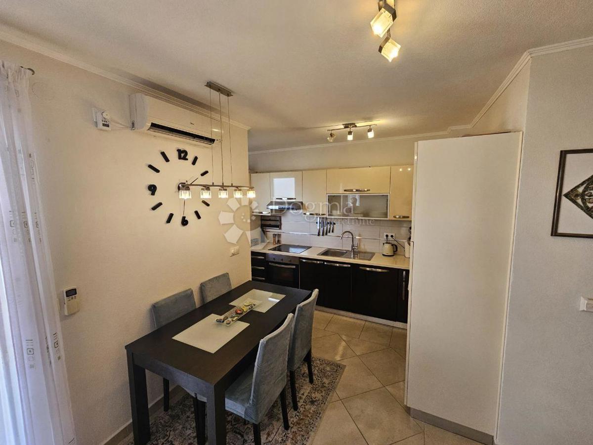 Allogio Okrug Gornji, Okrug, 50m2