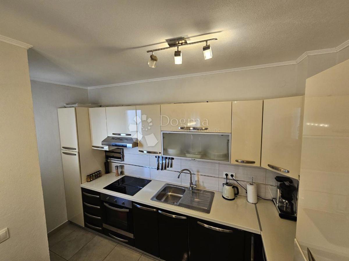 Allogio Okrug Gornji, Okrug, 50m2