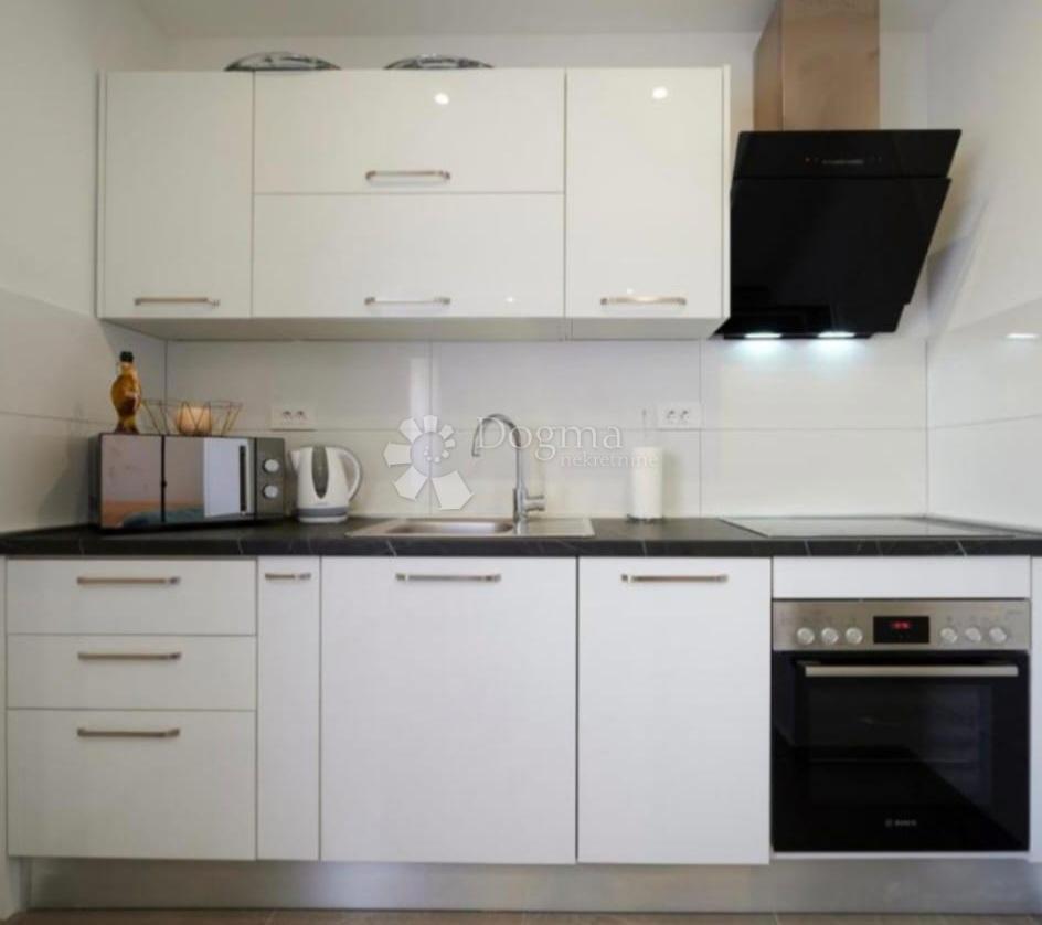 Casa Okrug Gornji, Okrug, 100m2